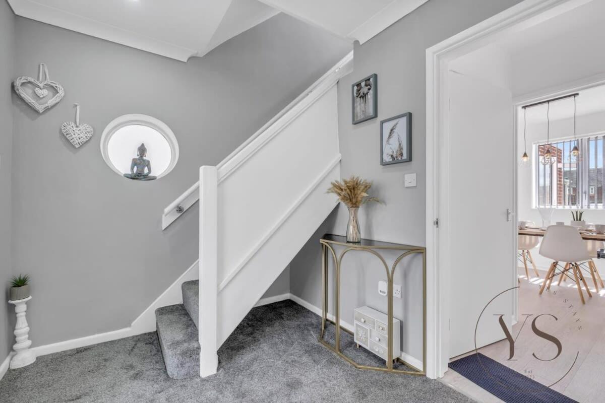 Stylish 3Br Home - Beautiful Garden - Parking بروميتش الغربية المظهر الخارجي الصورة